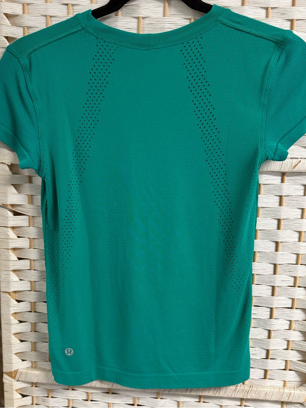 lululemon athletica Teal Short Sleeve Performance Shirt Size 2